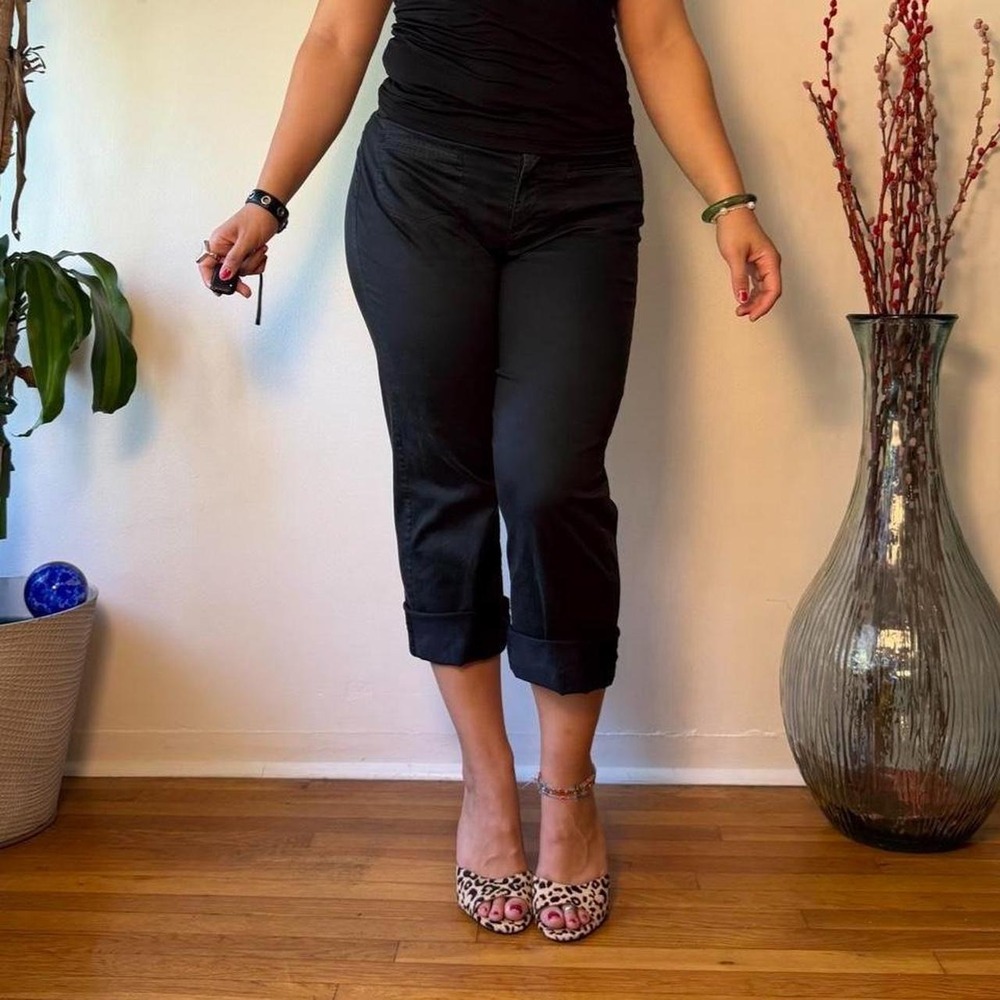 Chicos Design Black Low Rise Capri Ankle Pants Double Button Size 1 Medium 8/10